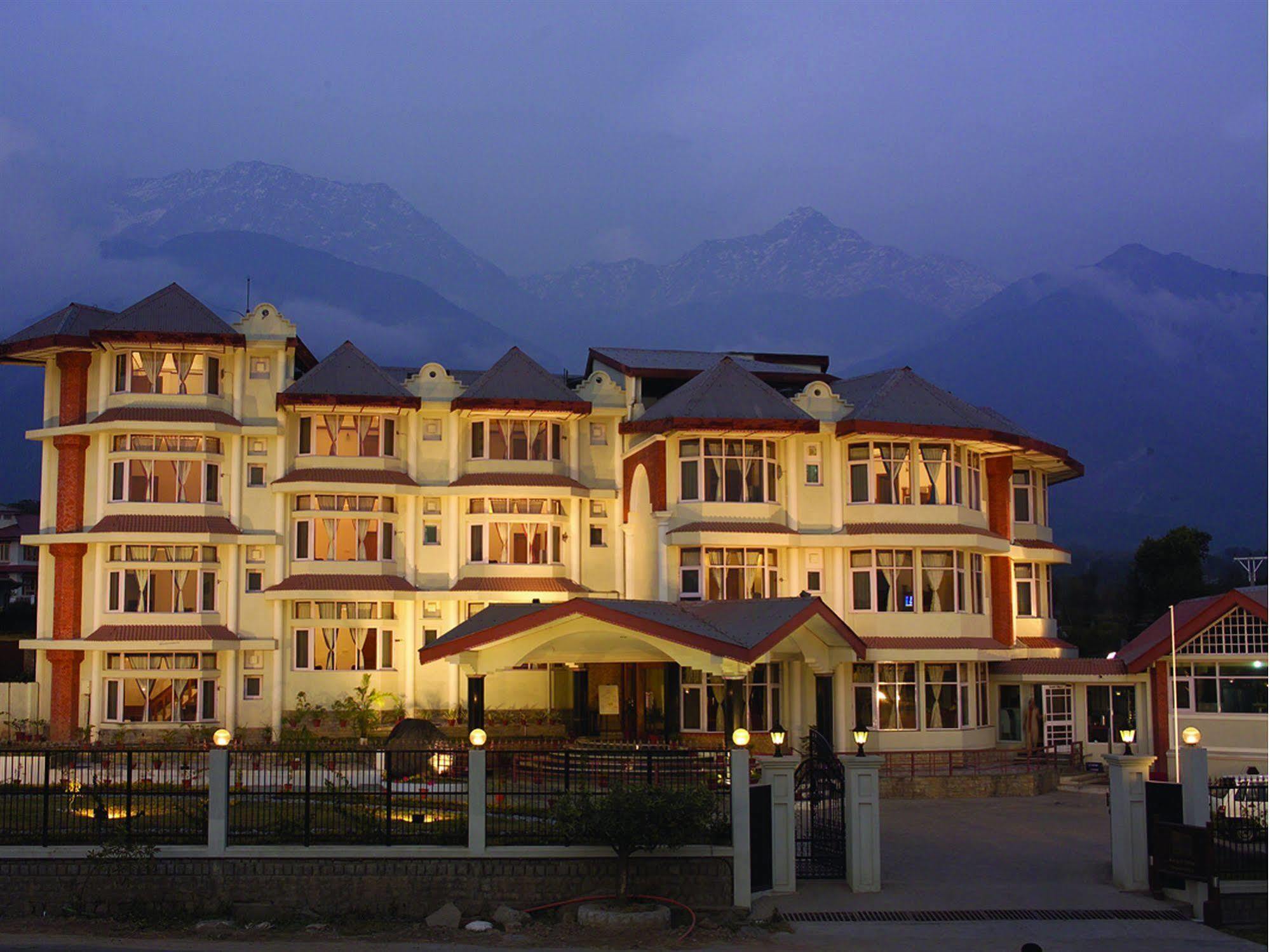 Hotel Club Mahindra Dharamshala Exterior foto